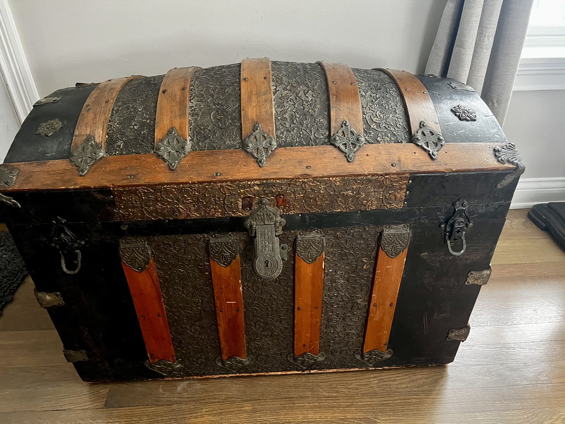 Bose Wave Radio And Victorian Steamer Trunk