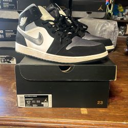 Jordan 1 Mid