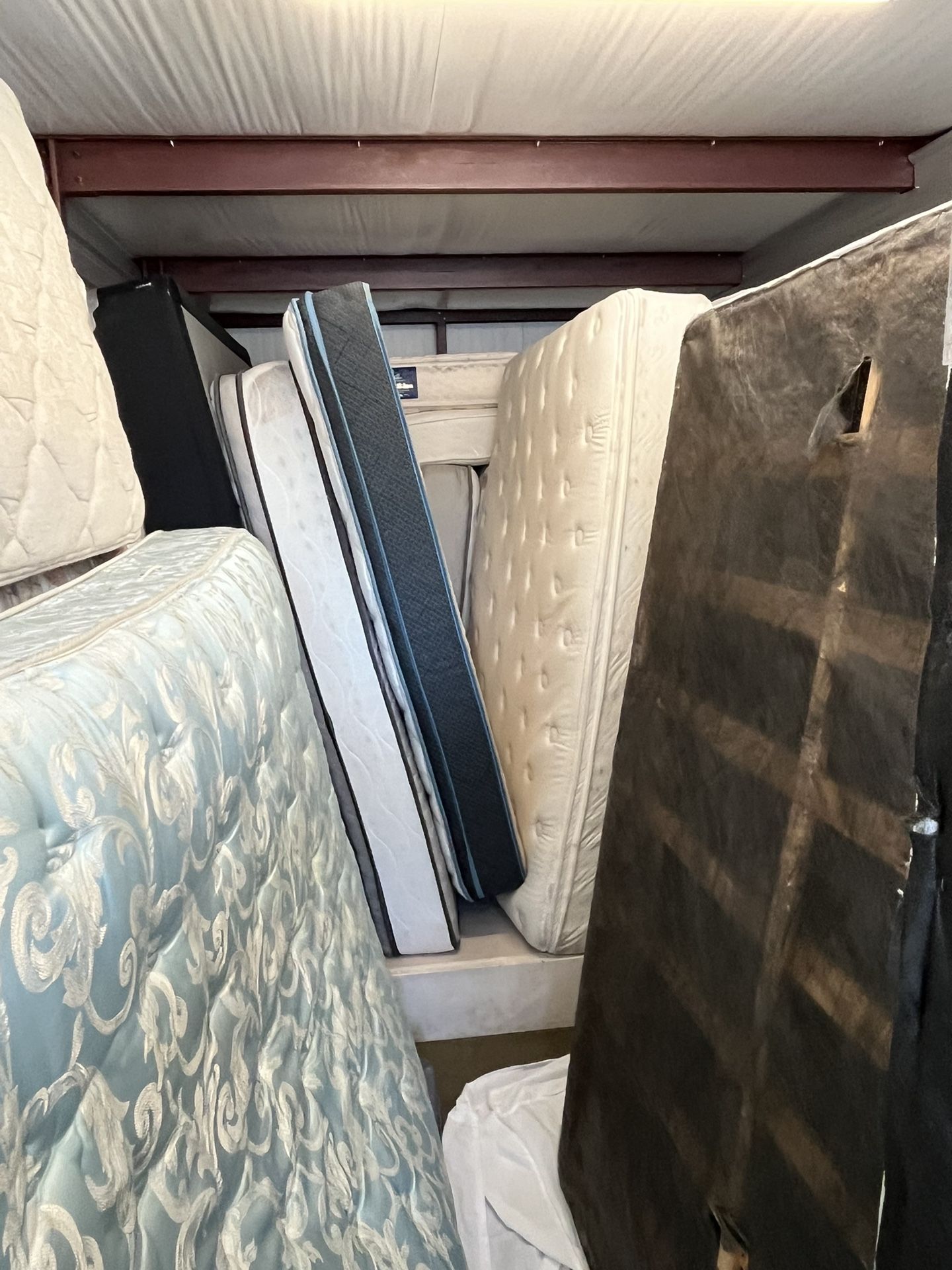 Pillow Top Mattress Sets