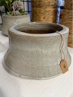 NEW!! Beautiful heavy planter