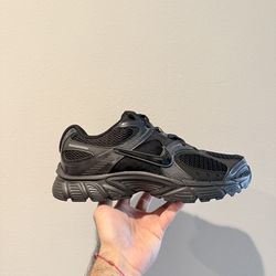 Nike V5 RNR Men’s Size 10.5 - NEW