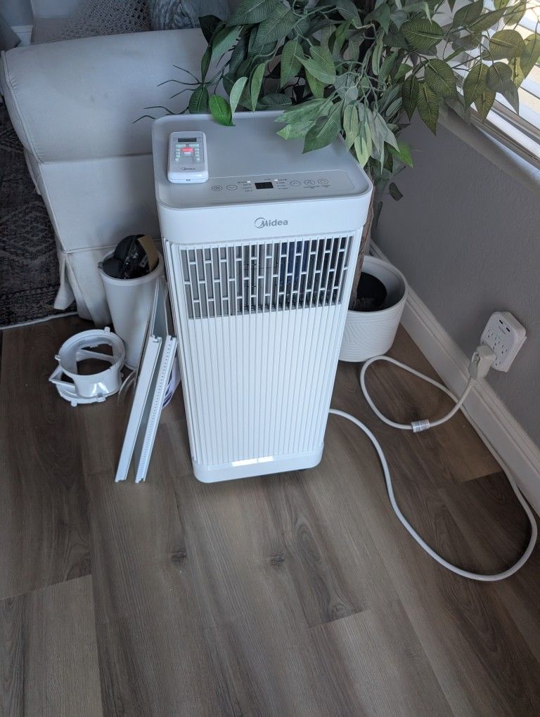 **Like New** Midea MAP05S1AWT Portable AC -App and Remote Controlled