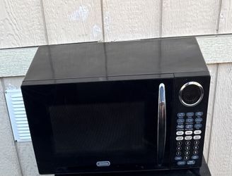 Microwave $25 NEED GONE