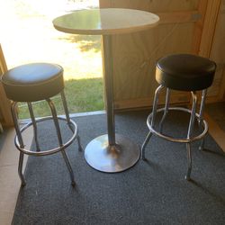 Pub Bar Table And Barstools Set