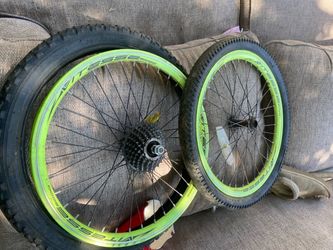 Vitesse 2000 Mountain Bike Wheel Set