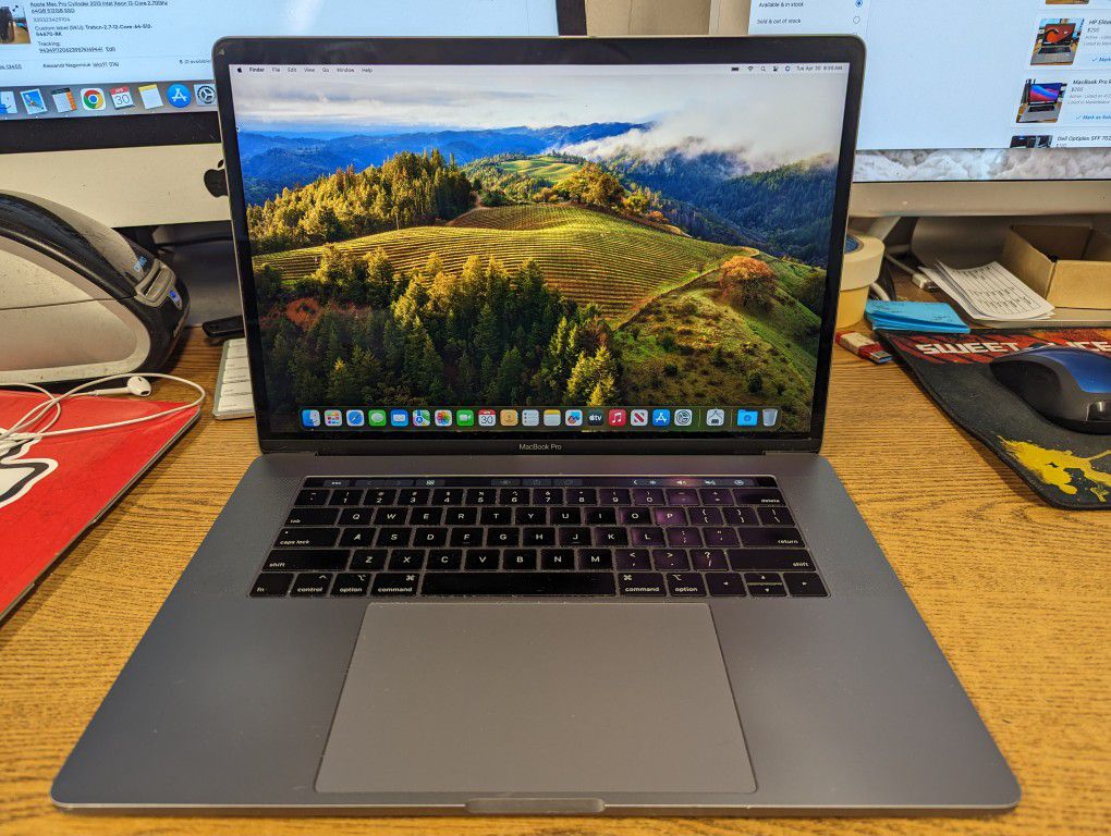 Apple MacBook Pro 15" Mid 2018 Touchbar 6 Core i9 32gb 512gb SSD

