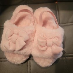 Toddler girls  cute Slippers Pink Size 13.