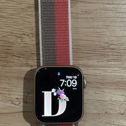Series 6 Apple Watch- 40MM