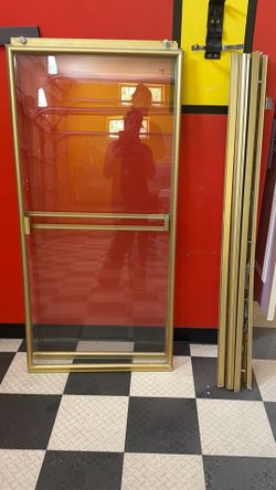 Sliding shower door