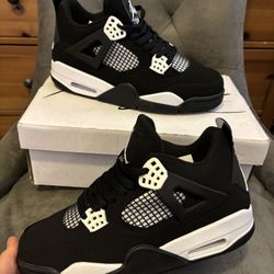 Jordan 4 White Thunder Size 7 Men’s Sneakers
