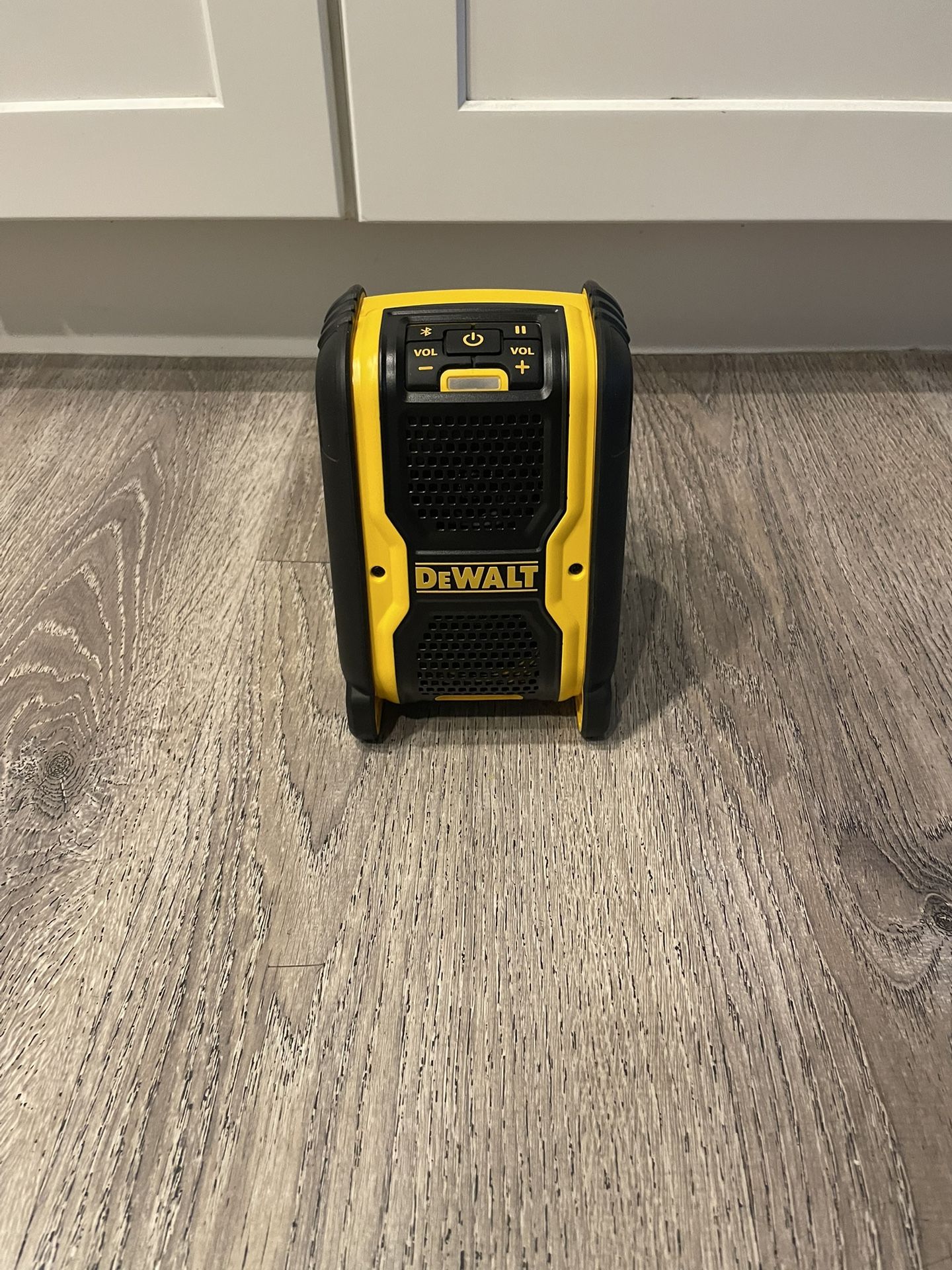 New Dewalt Bluetooth Speaker $40 Firm-Firme
