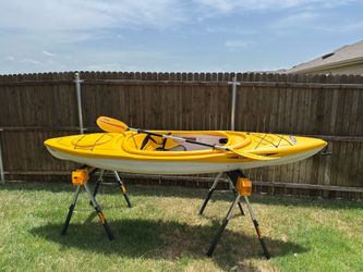 Pelican adults yellow kayak comes with paddles