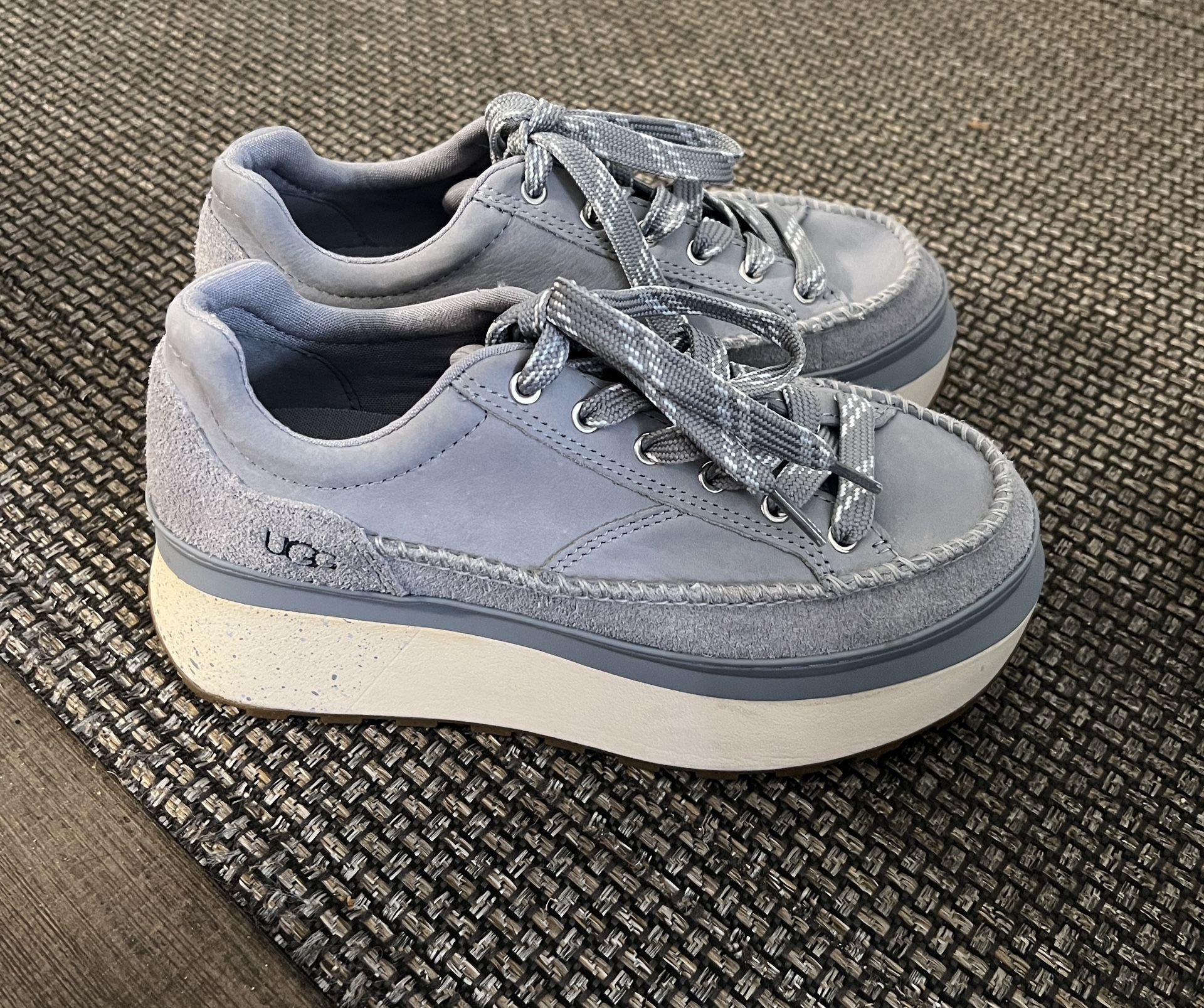 UGG sneakers, size US 7