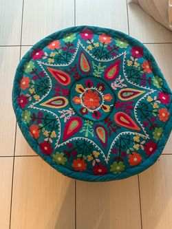 Floor cushion