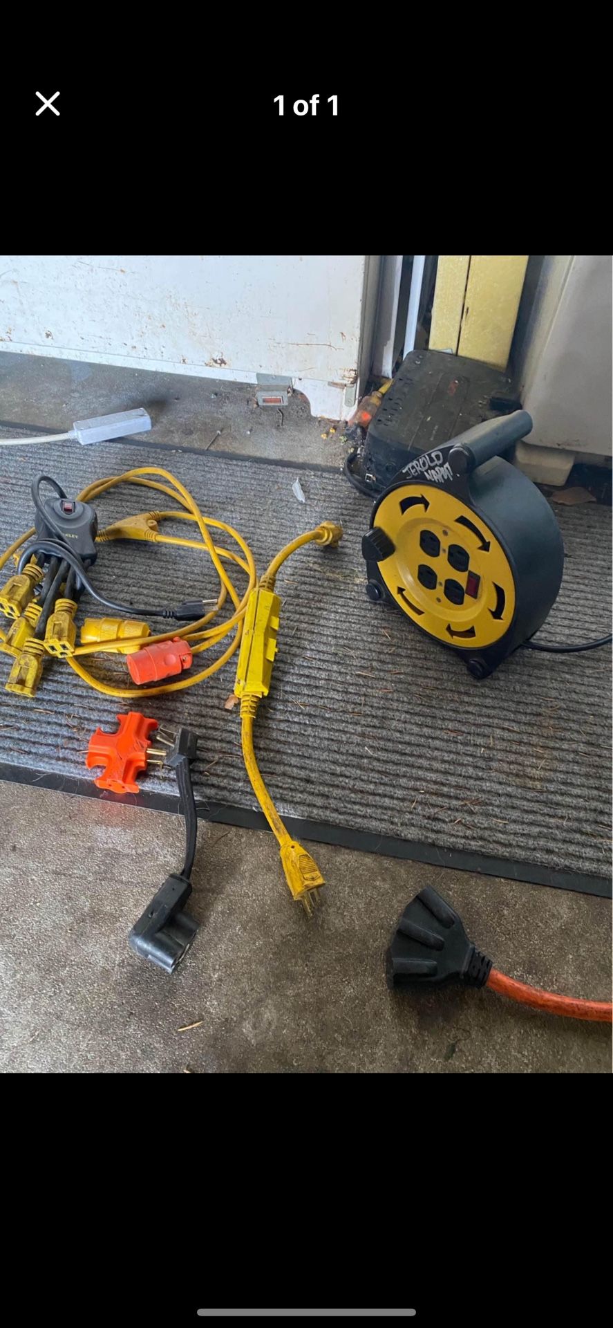 Extension Cord Plugs And Reel