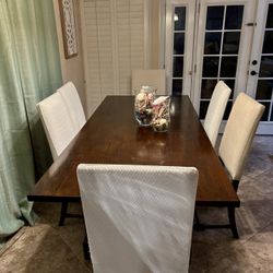 Table And China, Beautiful Wood