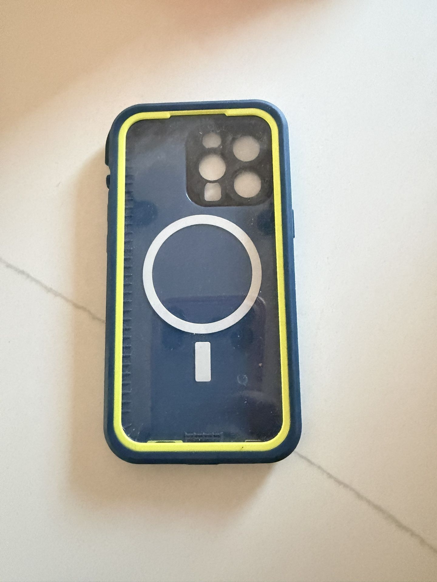 iPhone 13 Case Lifeproof