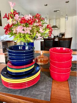 Fiesta dinnerware mix of plates & bowl sizes