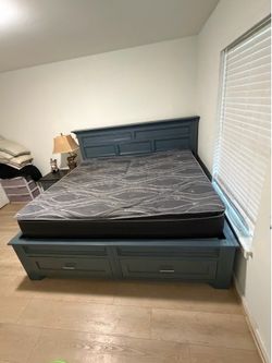 Bed King side