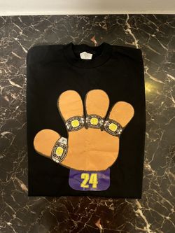 Kobe Bryant 4 Fingers Championship Rings Puppet Hand LA Lakers