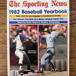 The Sporting News 1982 Baseball Yearbook (Fernando Valenzuela/ Rollie Fingers) *