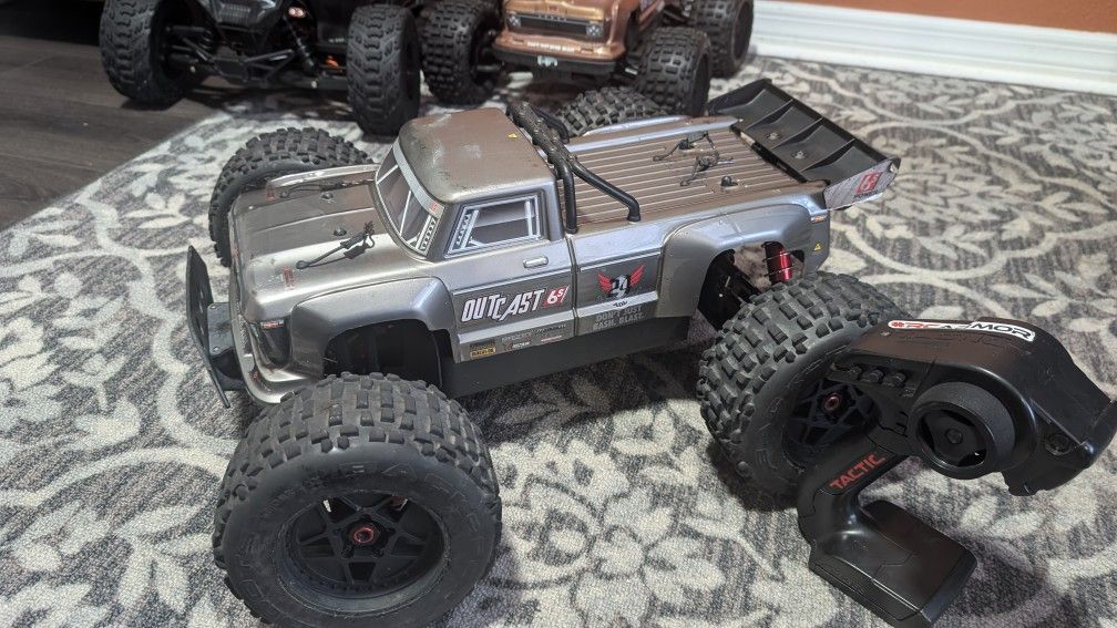 Arrma Outcast 6s