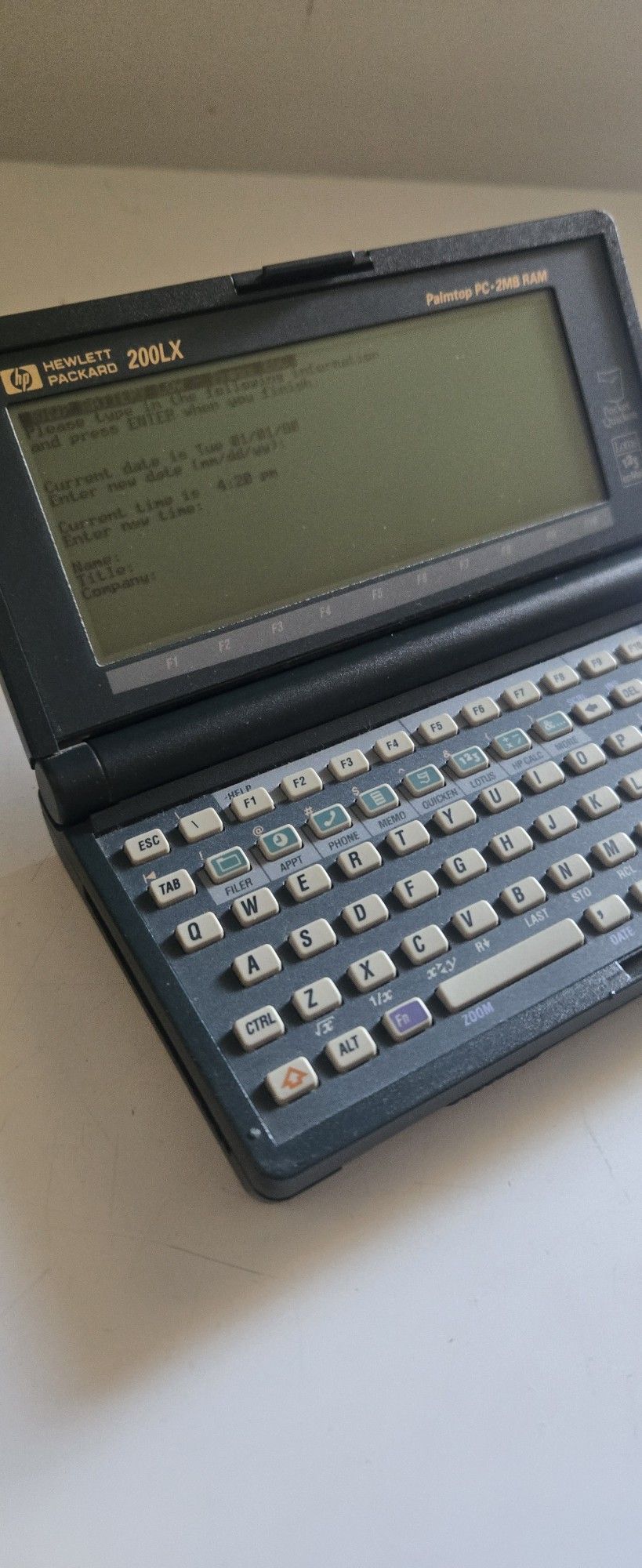 HP 200XL Palmtop PC 2mb Ram Exellent Condition  ,run On Batterys 
Super RARE in this condition 
Pick up in Sun Valley 