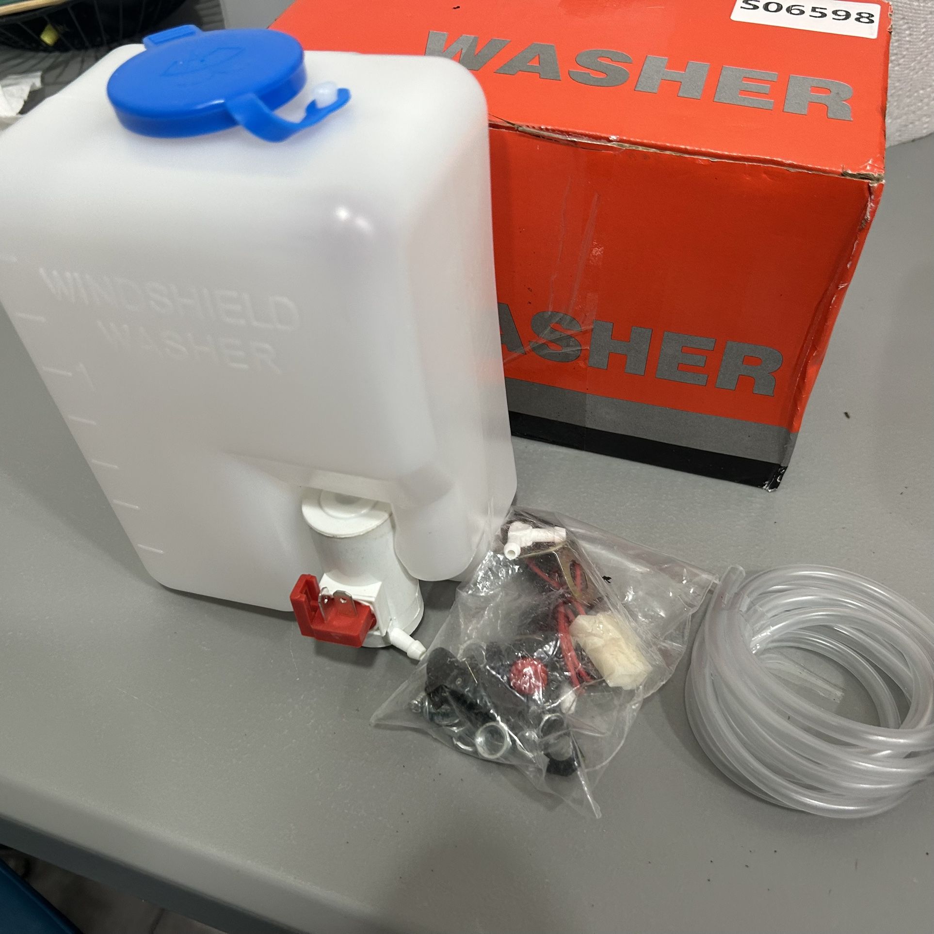 Car Windshield Washer Water Tank Brand New