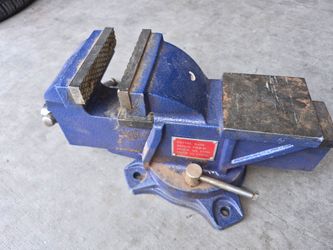 4 inch Swivel Base Bench Vise