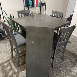 3-Year-Old Kitchen Dining Set – Great Condition (Nebraska Furniture Mart)