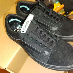 Brand New Vans Girls Size 5 Comfy Cozy