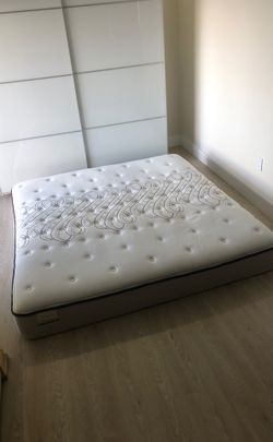 Diamond bar plush king mattress