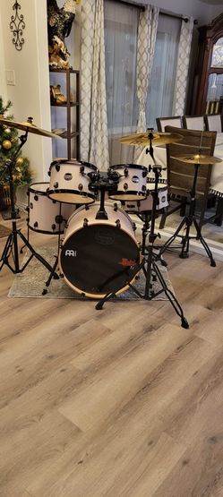 MAPEX Pearl Drum Set