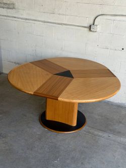 Skovby SM33 Danish Teak Round Dining Table Expandable Butterfly Extension