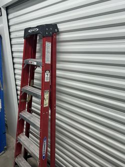 Werner Fiberglass Step Ladder