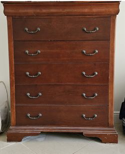 Tall Drawer dresser chest - 5 & 1/2 drawers