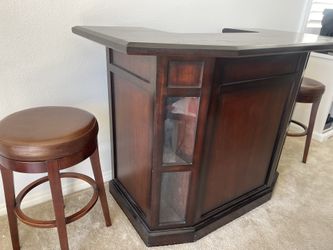 Pottery Barn Bar Set With Stools