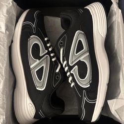 Dior B30 Size 9.5 Never Worn throw Me An Offer