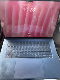 APPLE MACBOOK 2024 