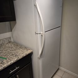 Frigidaire Refrigerator 