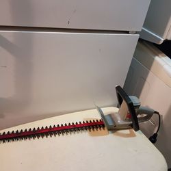 Craftsman 22 inch electric plug in hedge trimmers work great