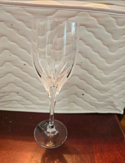 Brand NEW 12 Mikasa Flame D'Amore Crystal Cut & Frosted Wine Glasses