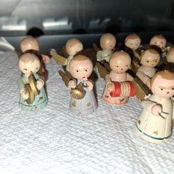 MUSICAL FIGURINES