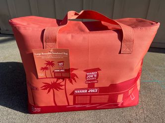 Trader Joe’s 8 Gallon Insulated Bag - Peach