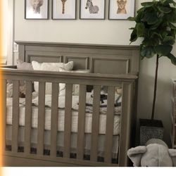 Baby/toddler Crib 