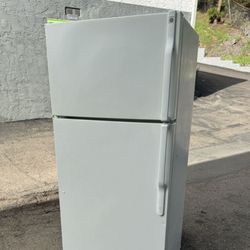 Household Refrigerator Fridge Freezer Great For Garage