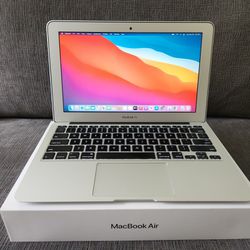 Apple Macbook Air 11 with Box