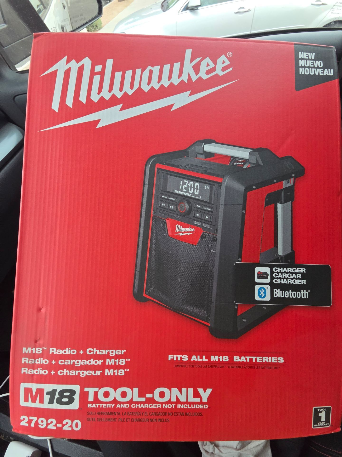 M18 Lithium-Ion Cordless Jobsite Radio/Charger
Questions & Answers (112)