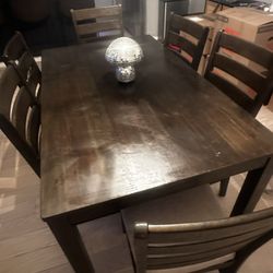Dining Room Table Set 