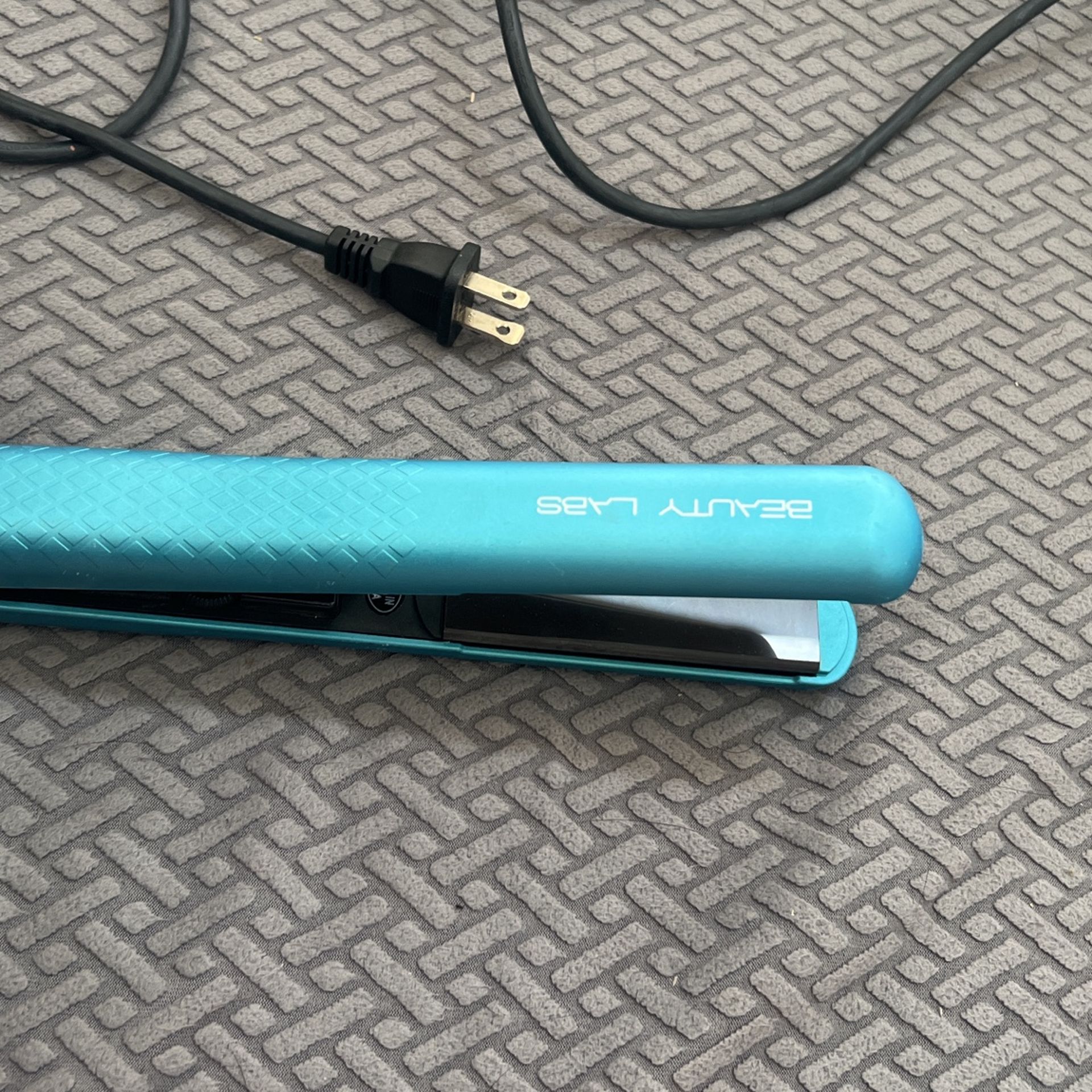 Beauty Labs 1” Straightner (blue)